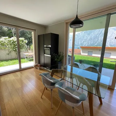 Lo Smeraldo Apartment *