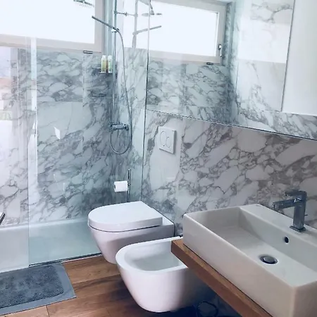 Lo Smeraldo Apartment